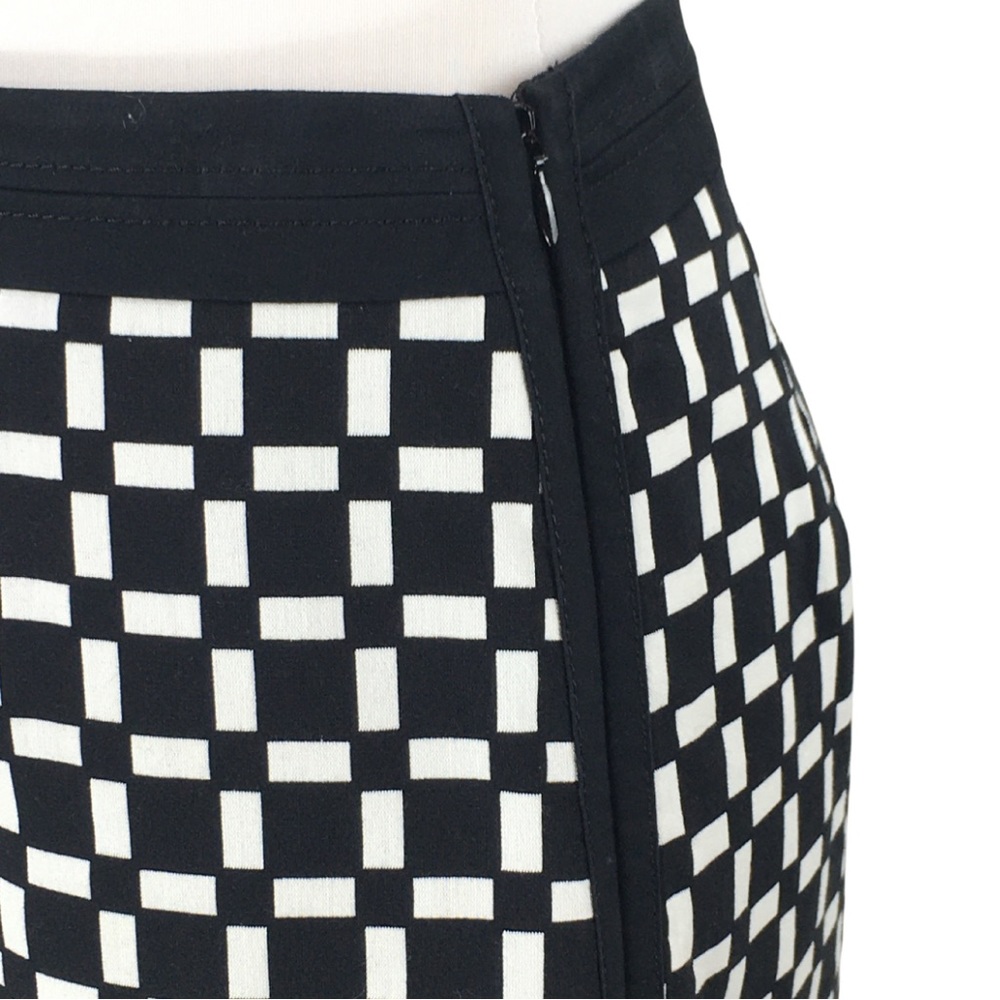 White House Black Market Full Side Zipper Geometric A-Line Midi Skirt size 6 - Picture 4 of 10